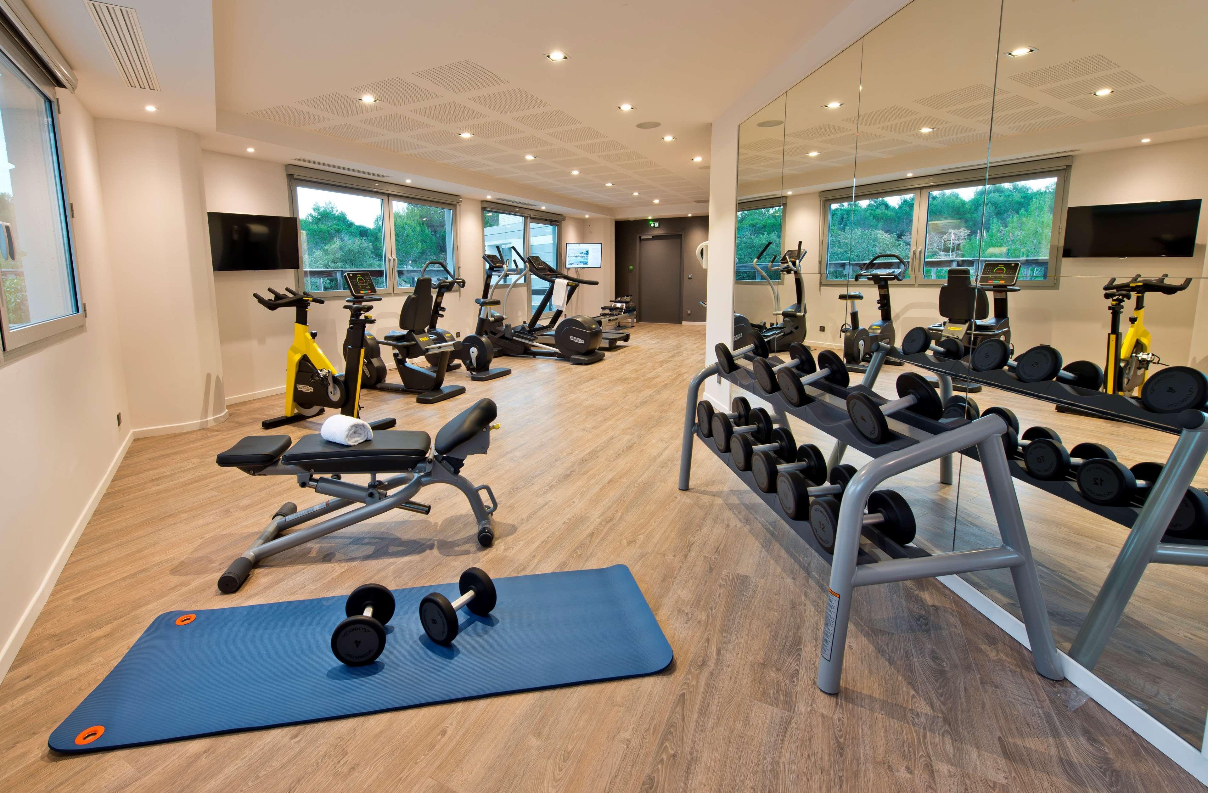 Golden Tulip Sophia Antipolis - Hotel & Spa Вальбон Экстерьер фото