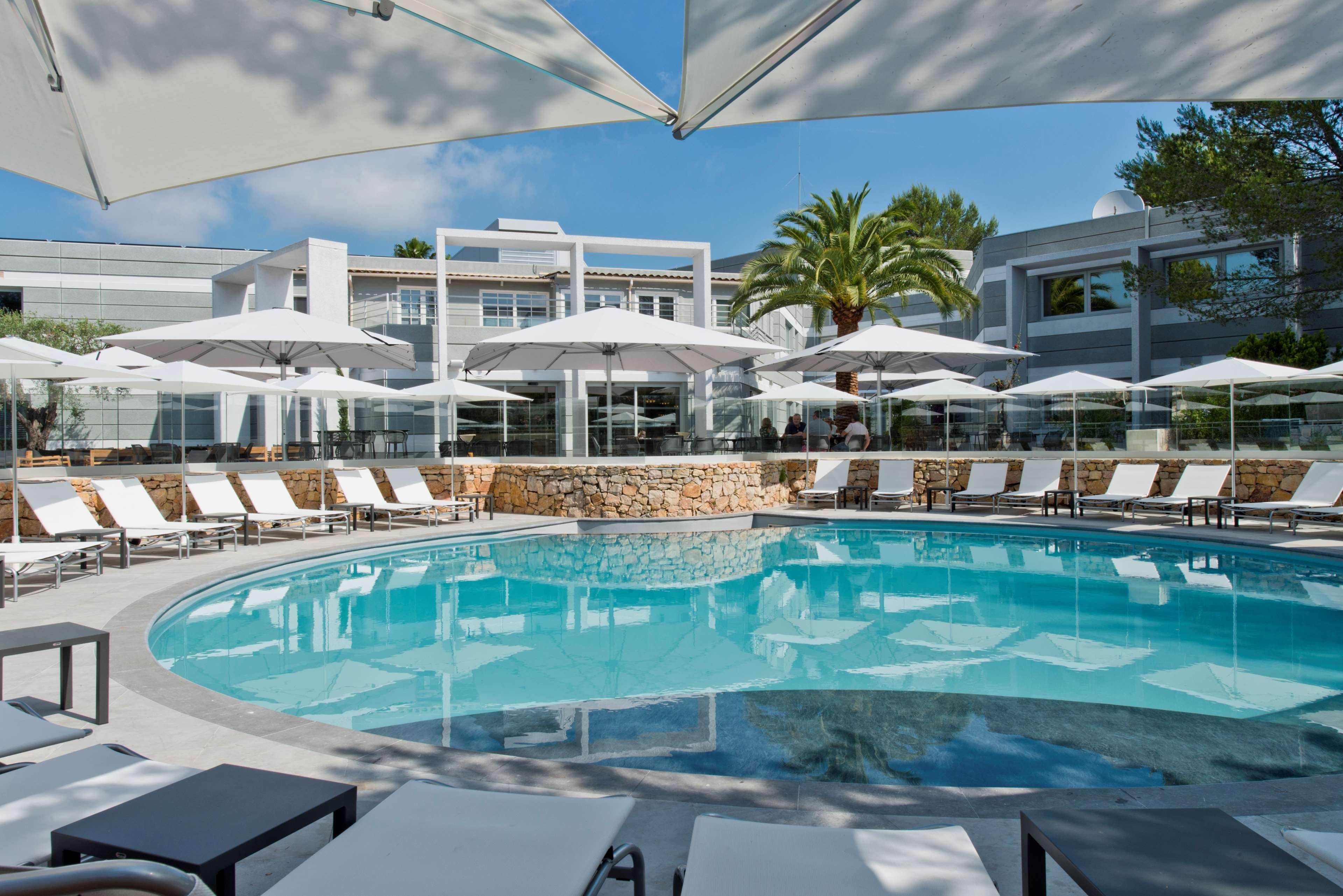 Golden Tulip Sophia Antipolis - Hotel & Spa Вальбон Экстерьер фото
