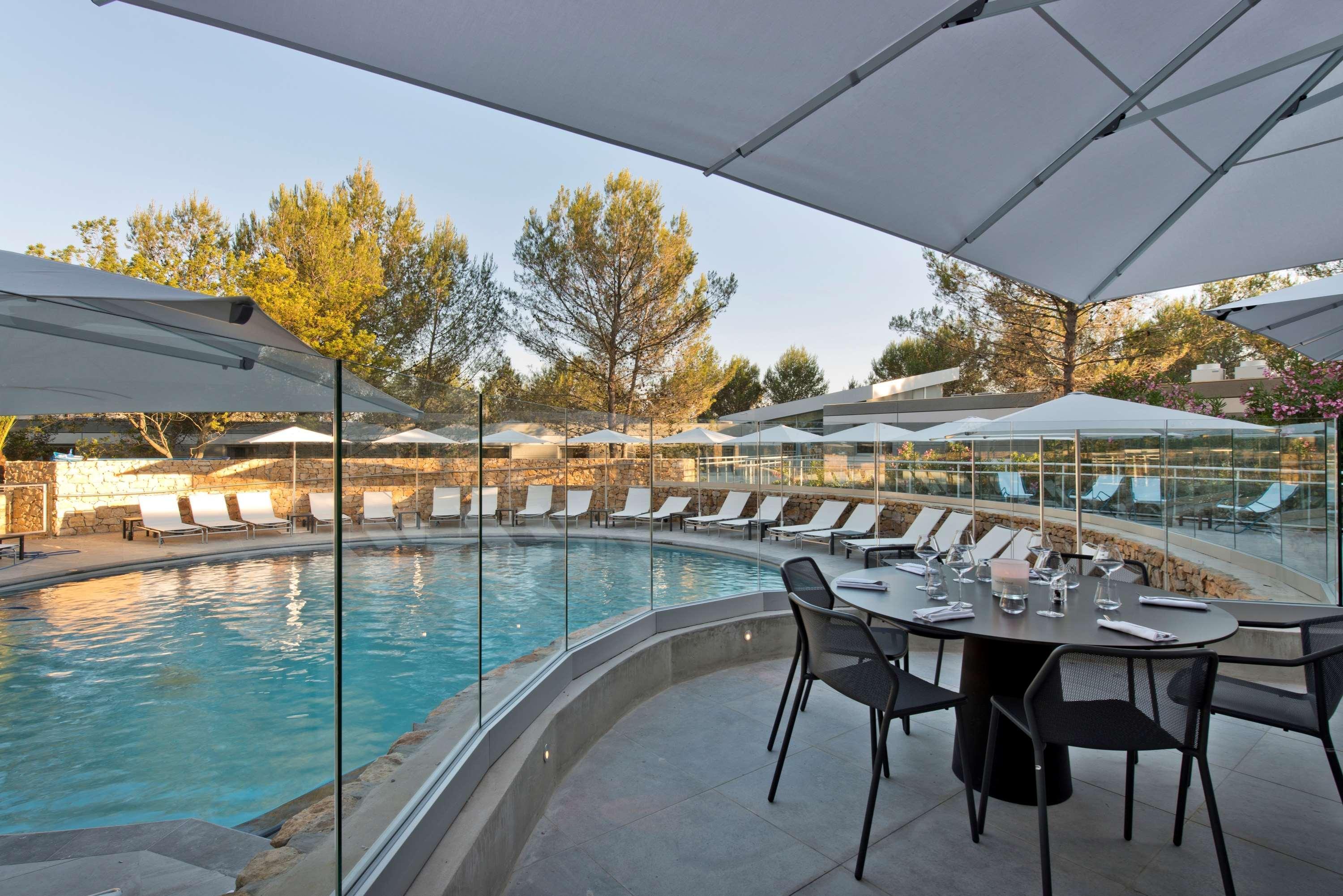 Golden Tulip Sophia Antipolis - Hotel & Spa Вальбон Экстерьер фото