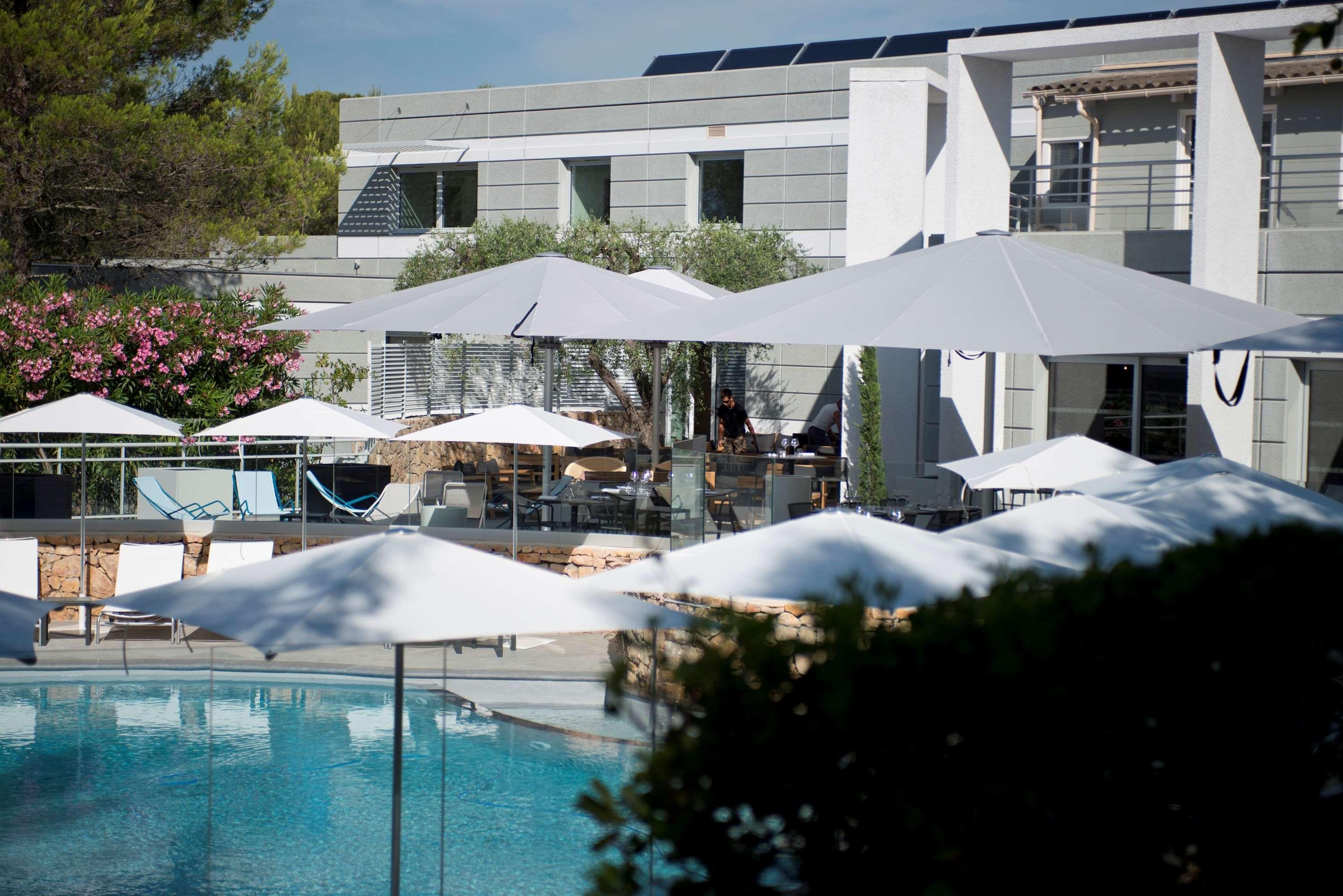 Golden Tulip Sophia Antipolis - Hotel & Spa Вальбон Экстерьер фото
