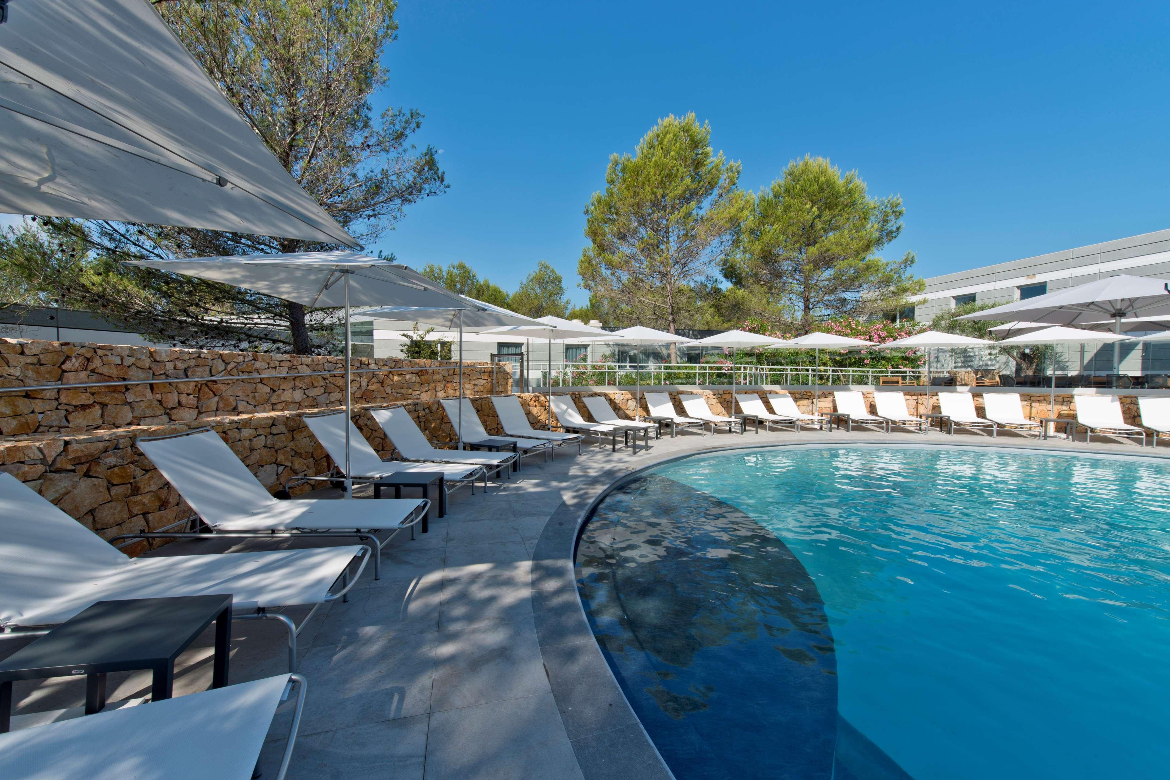 Golden Tulip Sophia Antipolis - Hotel & Spa Вальбон Экстерьер фото