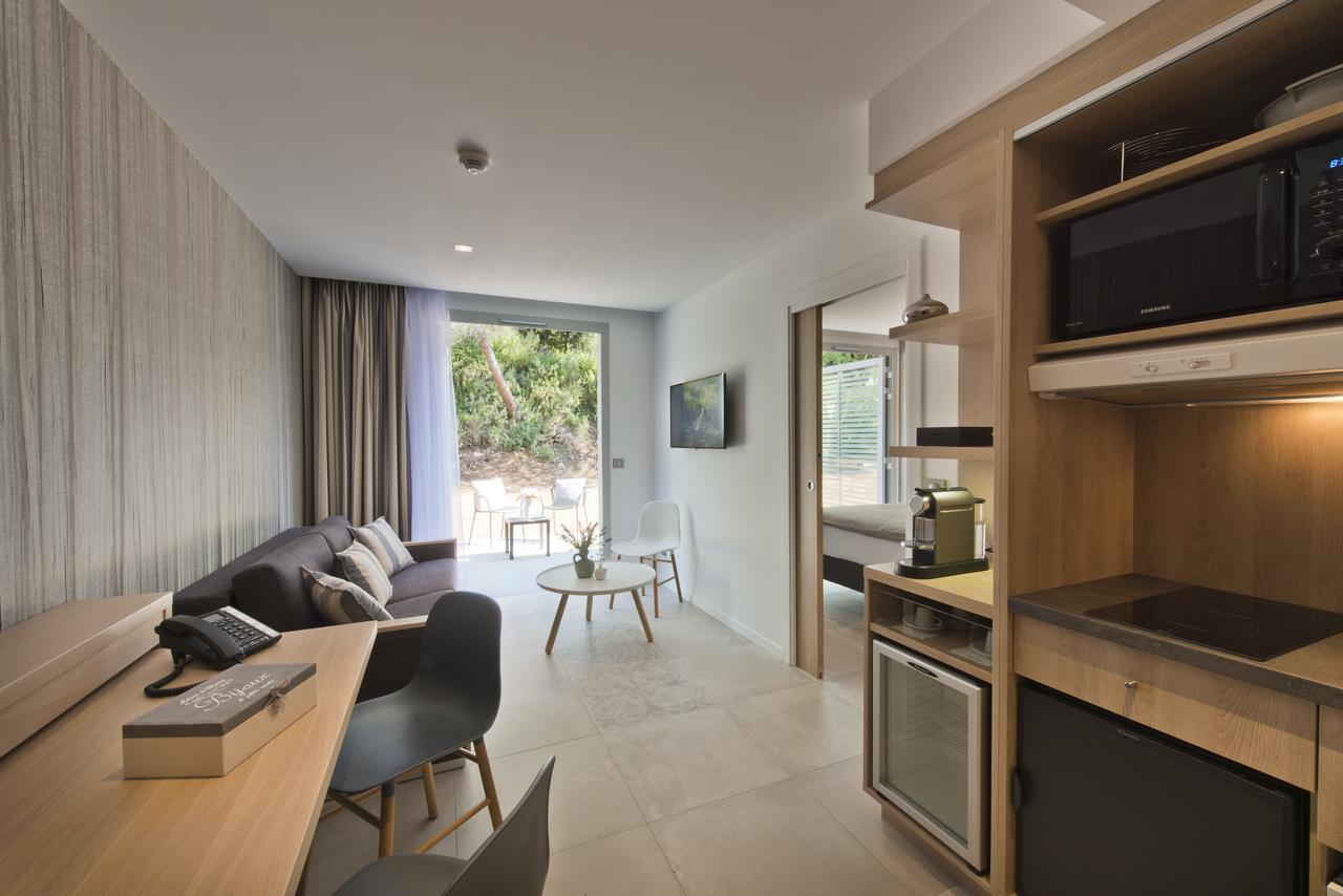 Golden Tulip Sophia Antipolis - Hotel & Spa Вальбон Экстерьер фото
